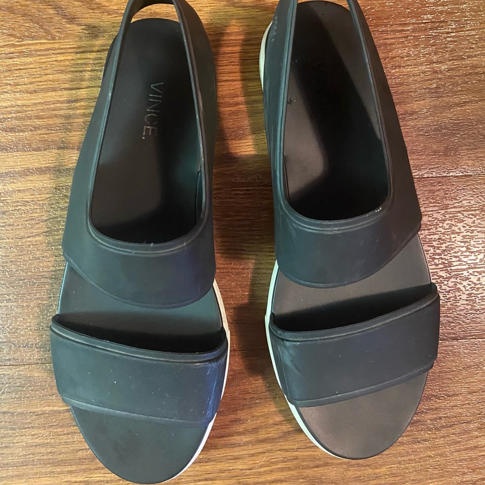 Vince Eres Waterproof Rubber Slingback Sandal, Black and White, Size 9
